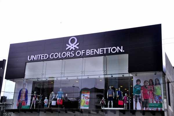 interior_branding/branded_apparel_outlet_