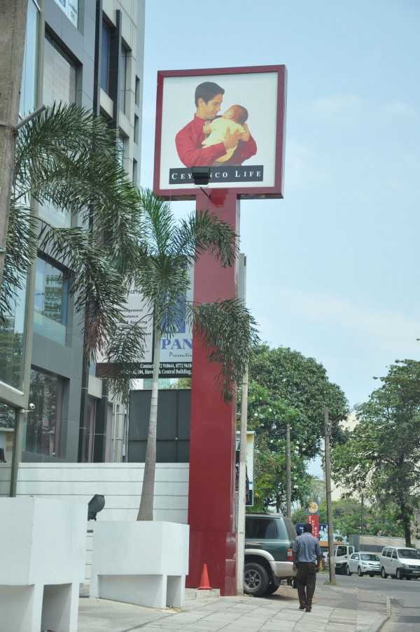 corporate_sign/pylon
