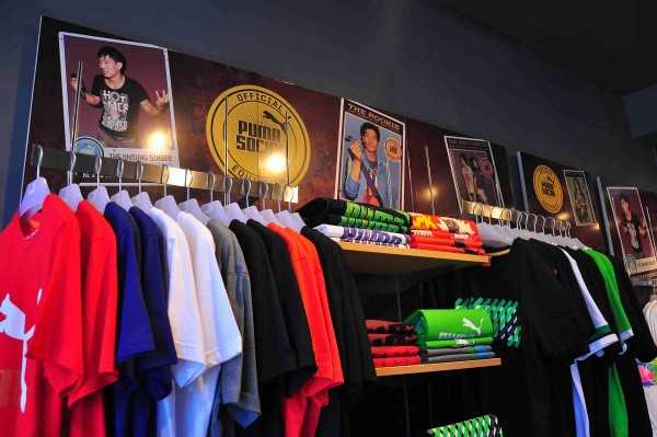 interior_branding/branded_apparel_outlet_