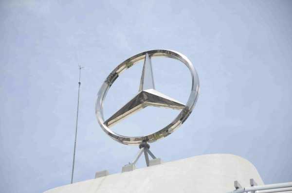 interior_branding/automobile_showrooms