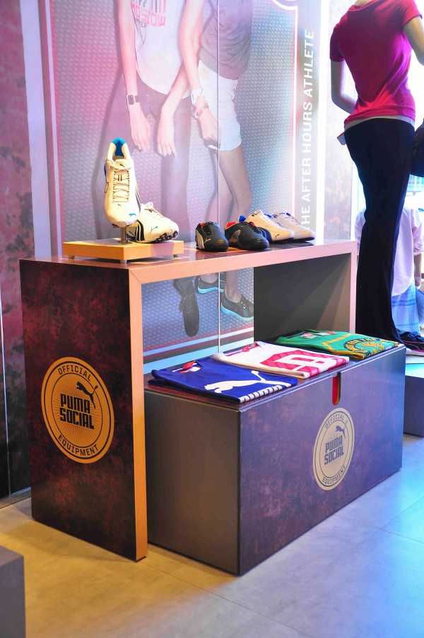 interior_branding/branded_apparel_outlet_