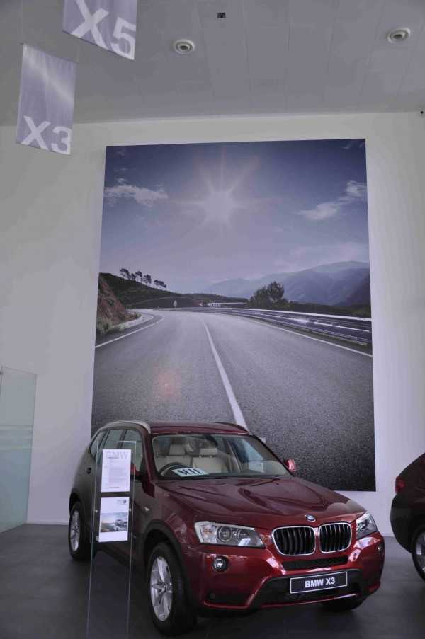 interior_branding/automobile_showrooms