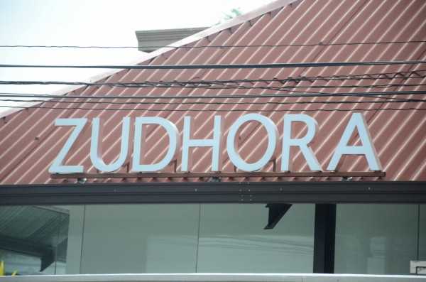 interior_branding/branded_apparel_outlet_