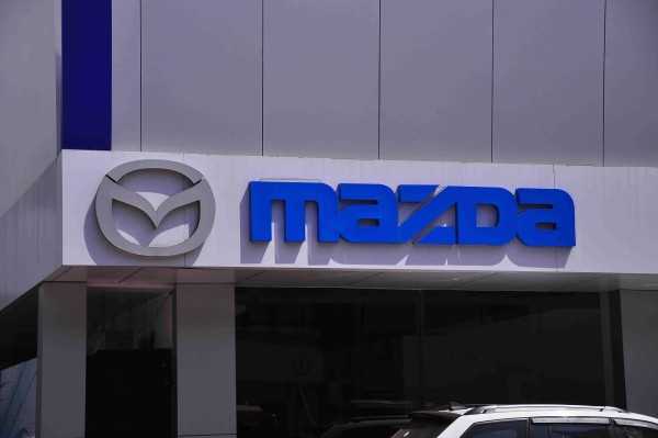 interior_branding/automobile_showrooms